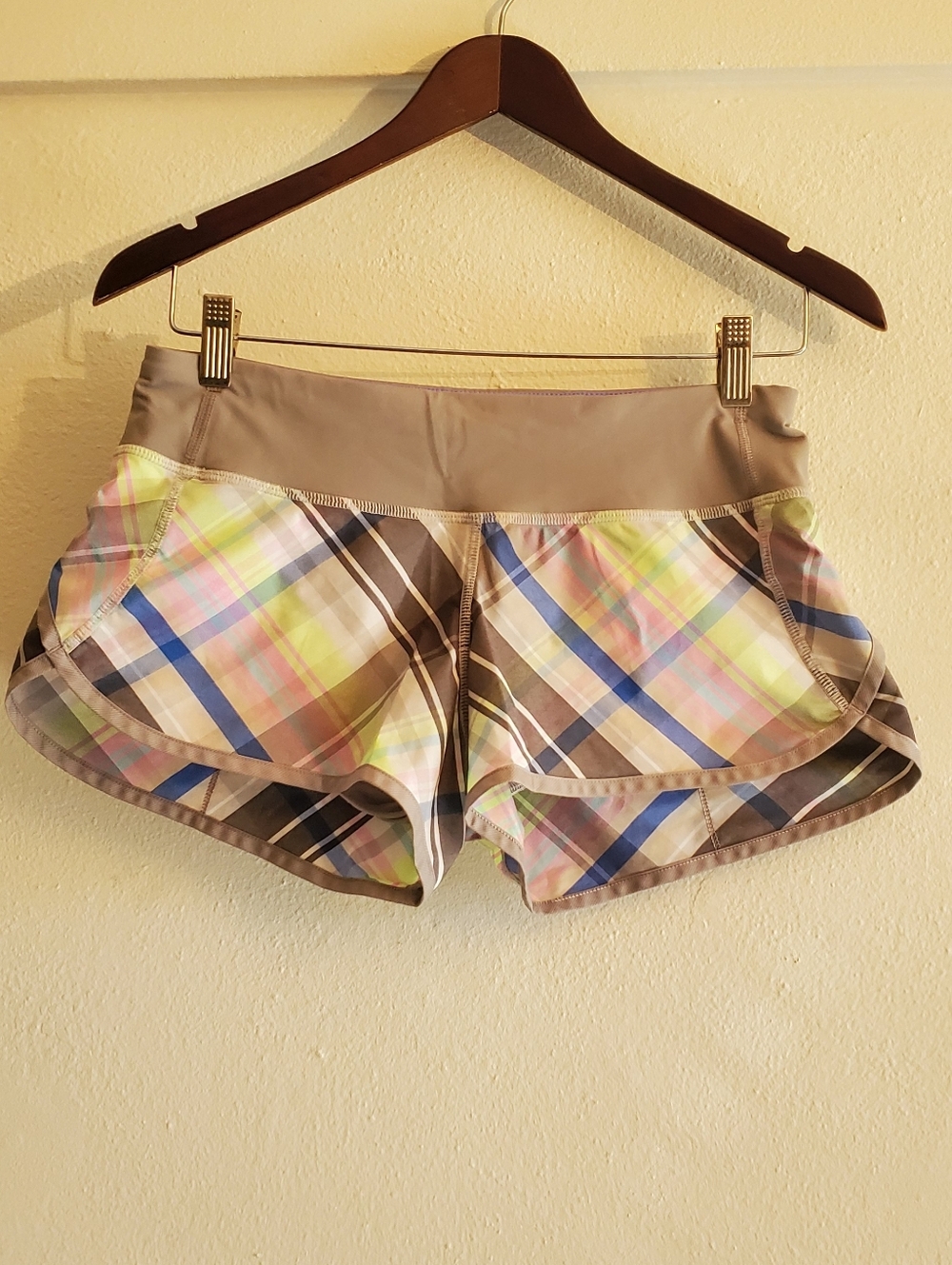 Lululemon Athletica Plad Print Running Shorts with Gray Waistband Size 4